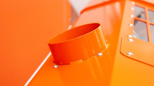 Sawdust extraction ports