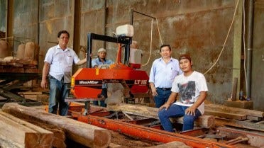 Sawmill yang memadai meniadakan satu step pengerjaan kayu guna penghematan kayu di Perusahaan Indonesia.